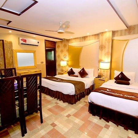 Premier Inn Gulberg ラホール エクステリア 写真
