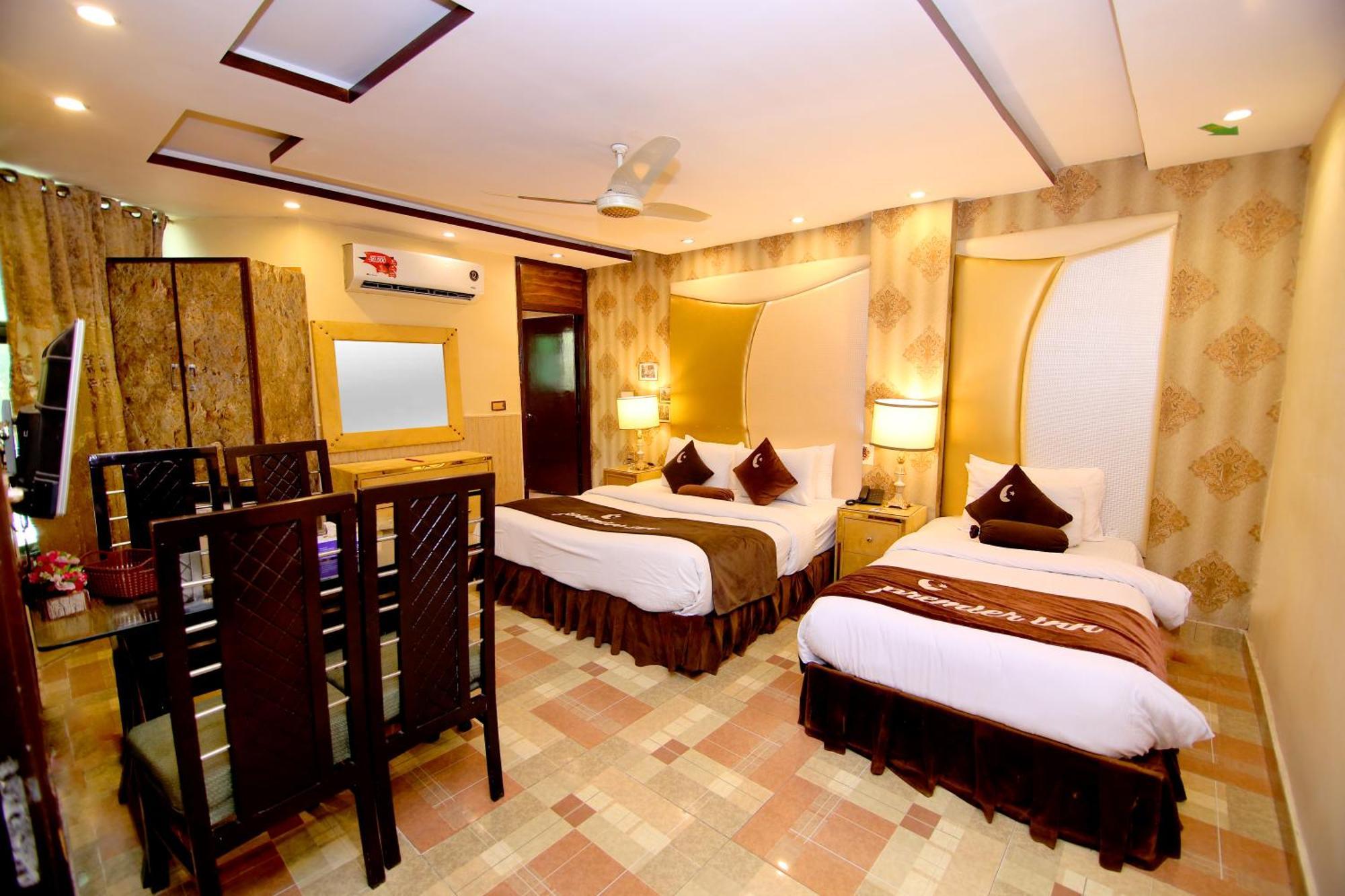 Premier Inn Gulberg ラホール エクステリア 写真