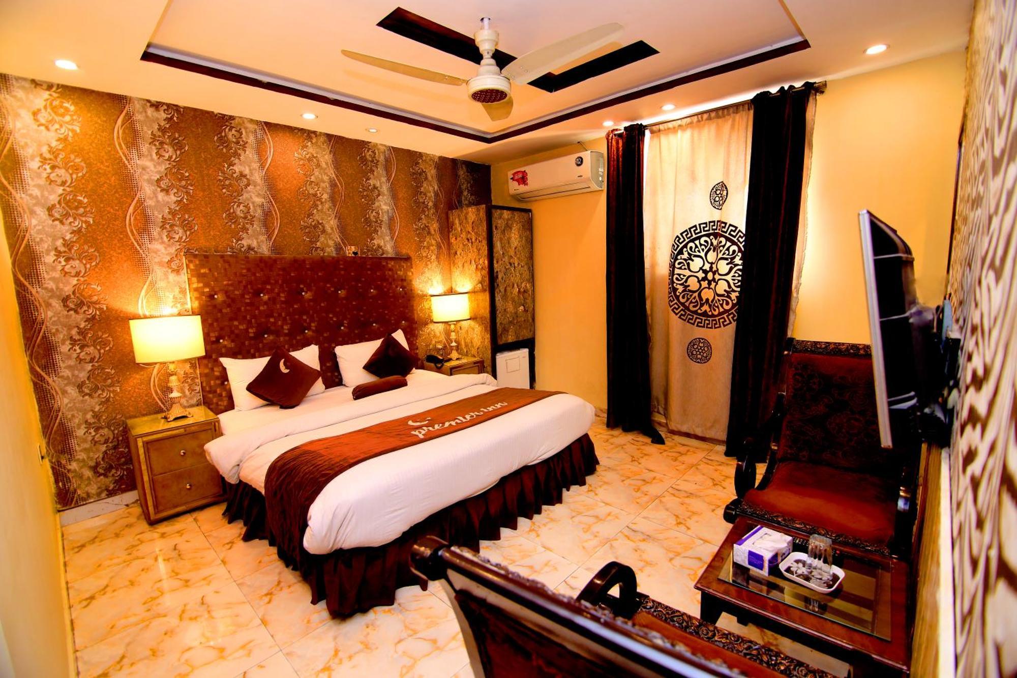 Premier Inn Gulberg ラホール エクステリア 写真