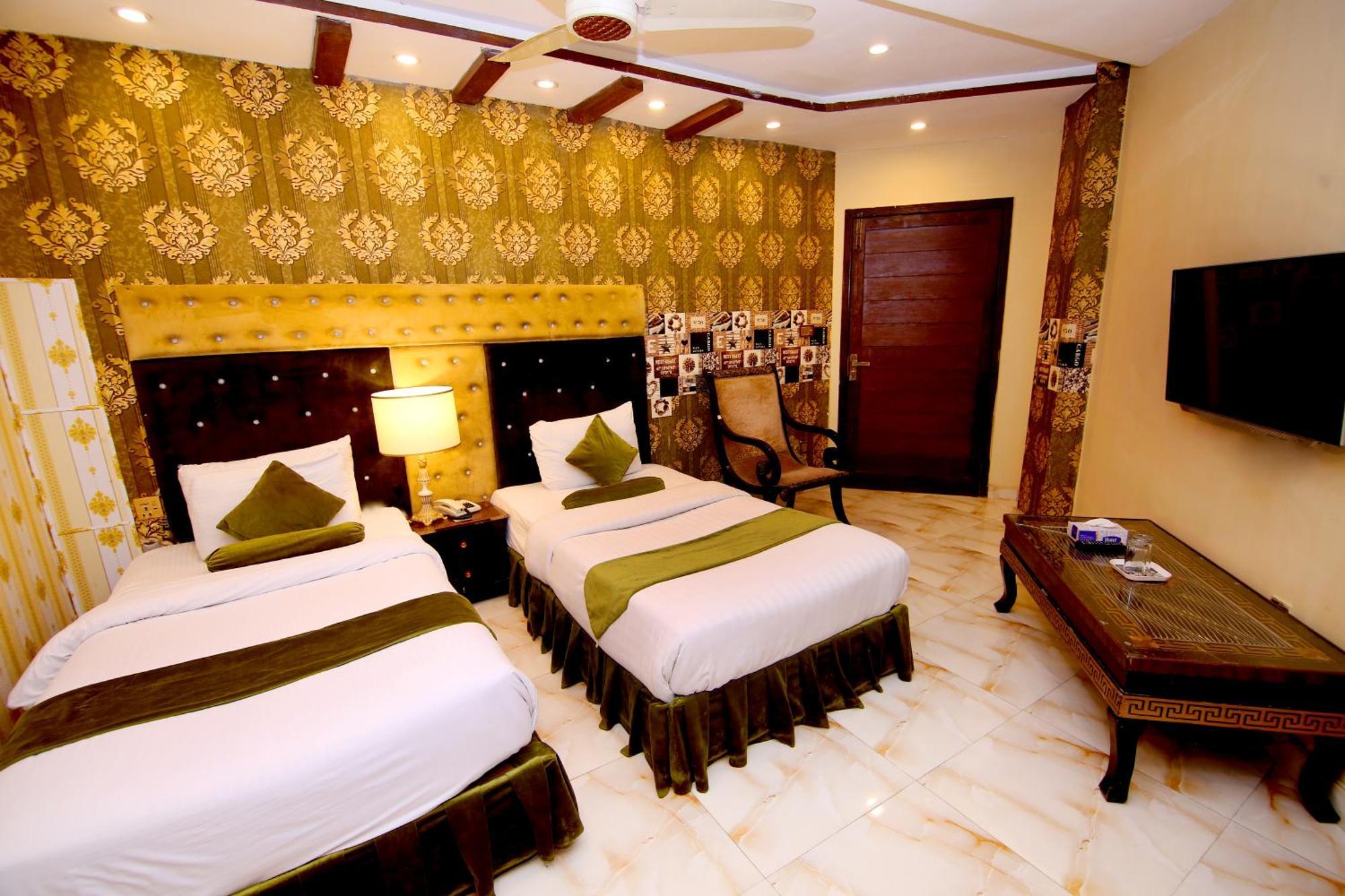 Premier Inn Gulberg ラホール エクステリア 写真