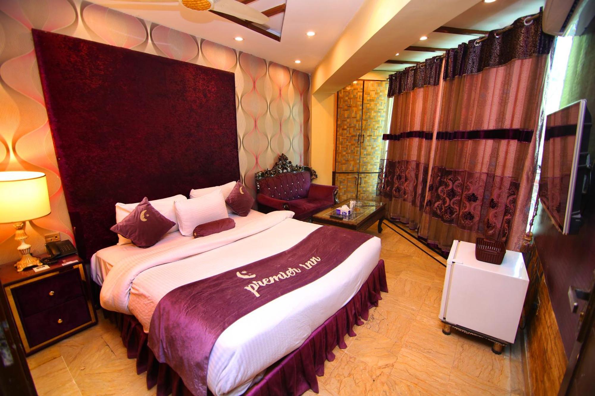 Premier Inn Gulberg ラホール エクステリア 写真