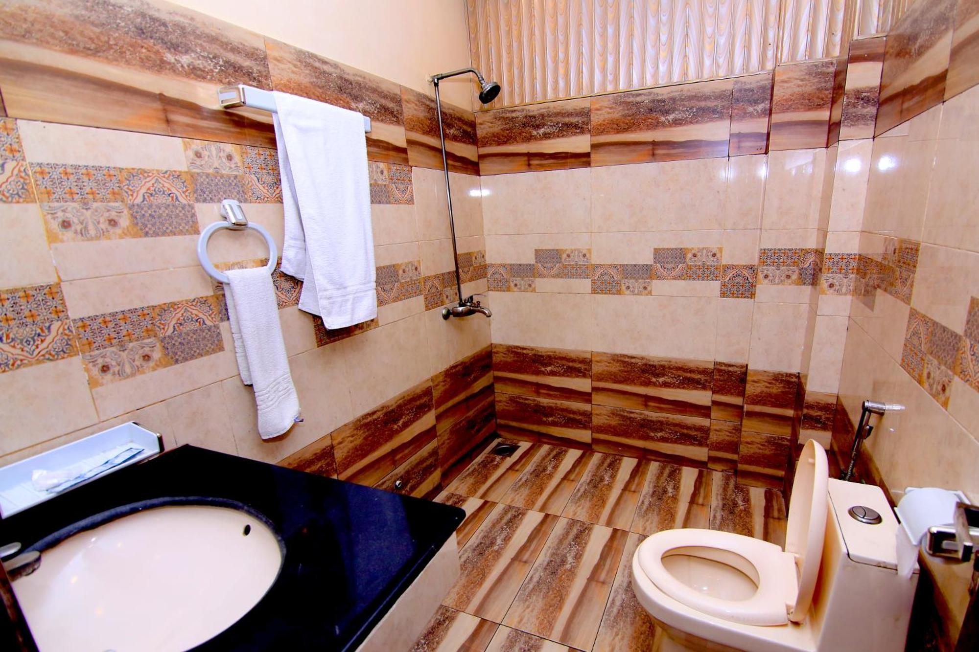 Premier Inn Gulberg ラホール エクステリア 写真