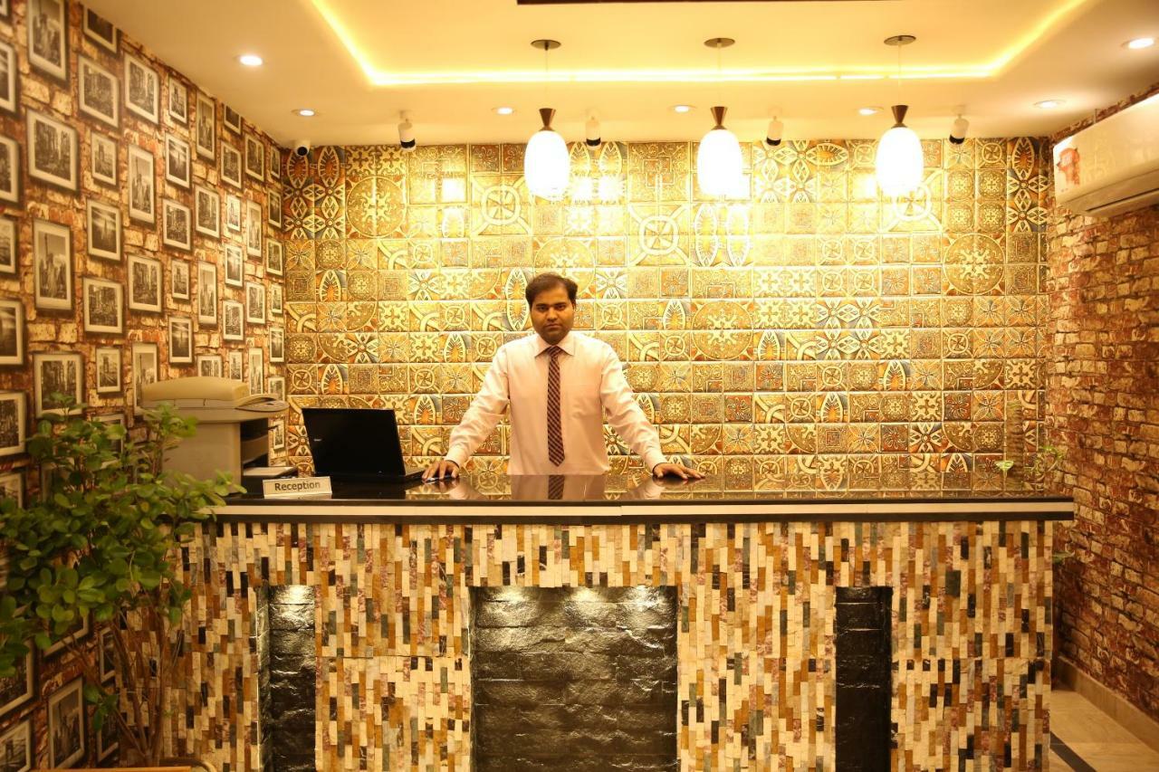 Premier Inn Gulberg ラホール エクステリア 写真