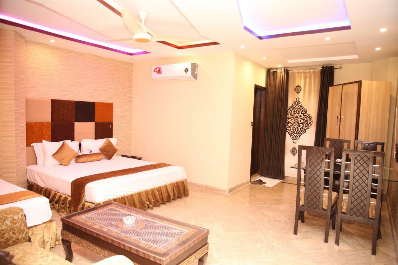 Premier Inn Gulberg ラホール エクステリア 写真