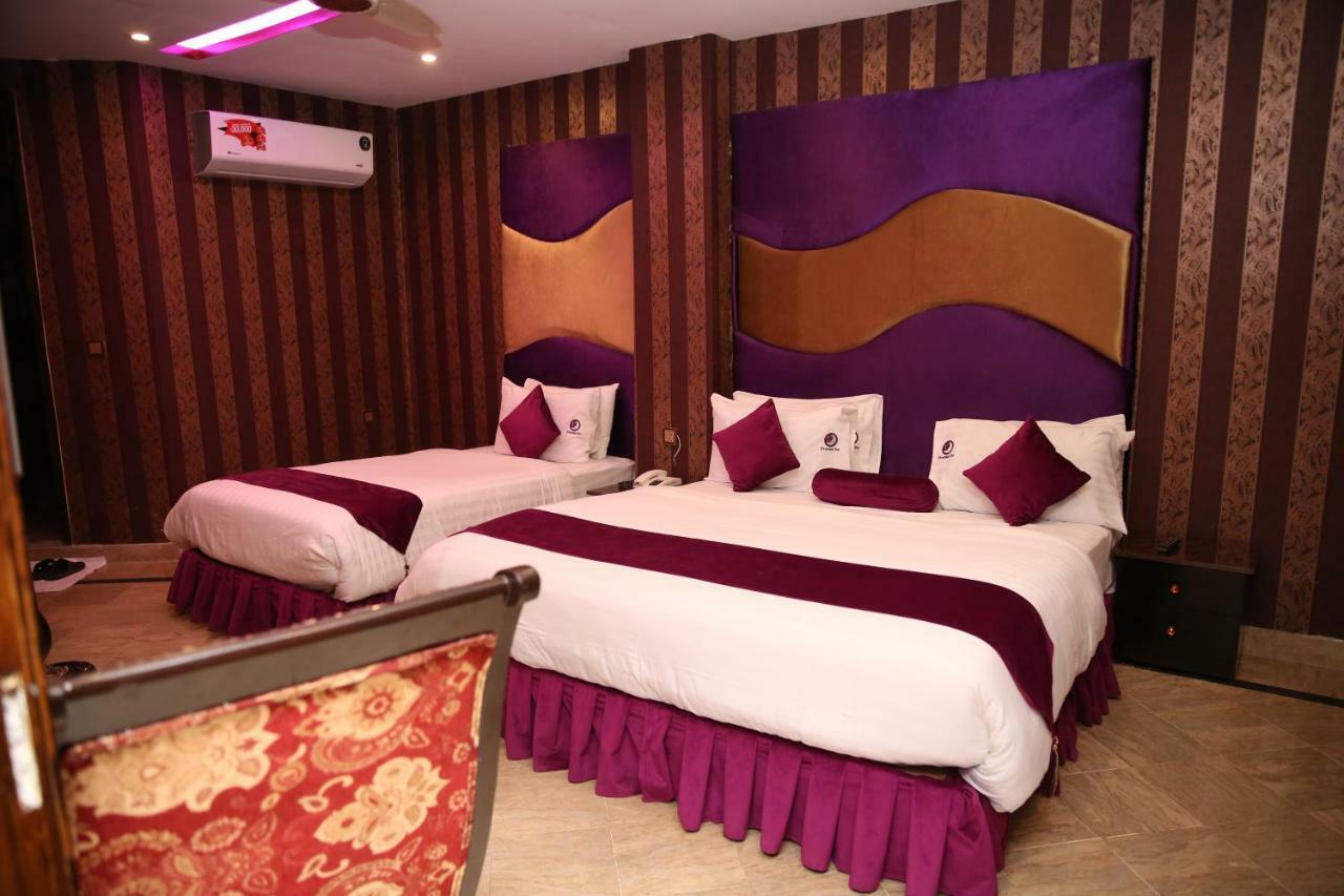 Premier Inn Gulberg ラホール エクステリア 写真