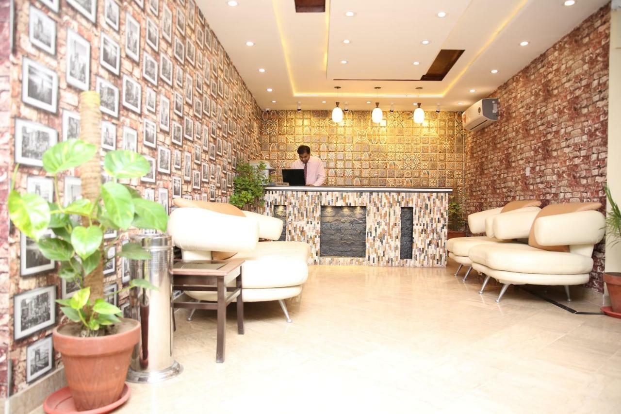 Premier Inn Gulberg ラホール エクステリア 写真