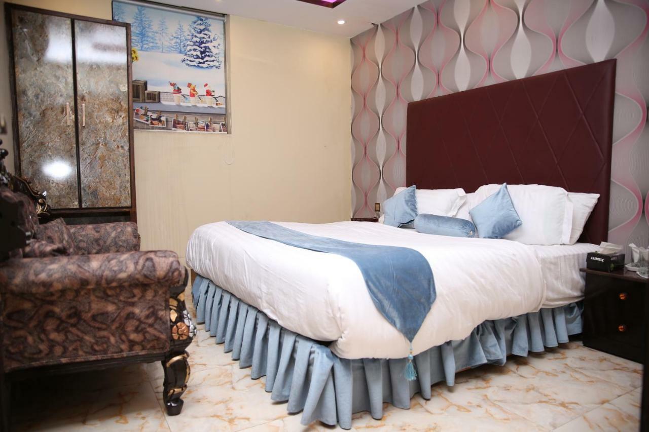 Premier Inn Gulberg ラホール エクステリア 写真