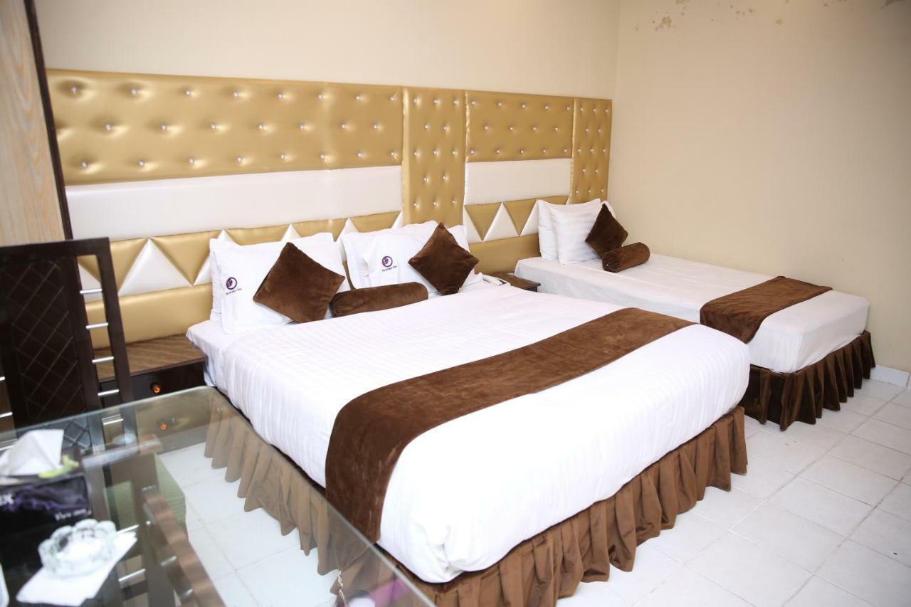 Premier Inn Gulberg ラホール エクステリア 写真