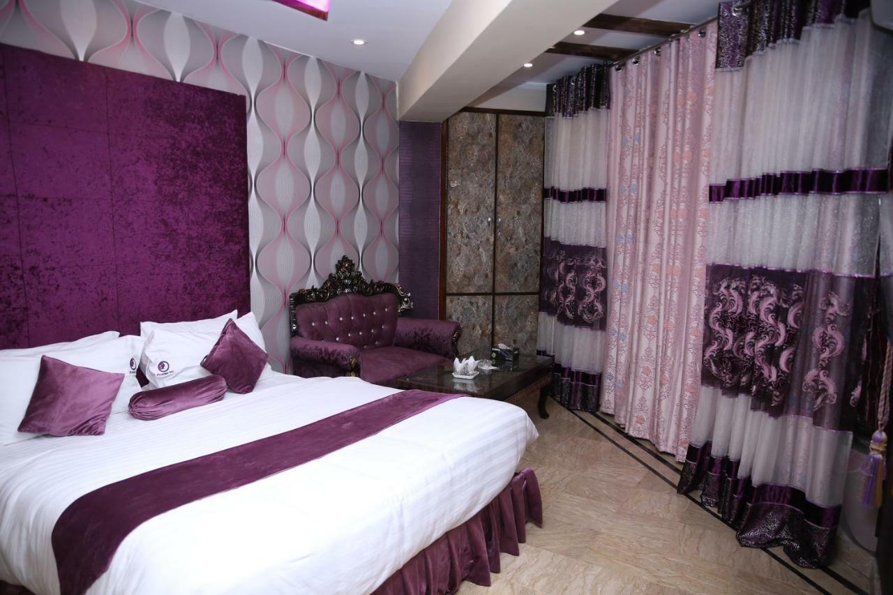 Premier Inn Gulberg ラホール エクステリア 写真