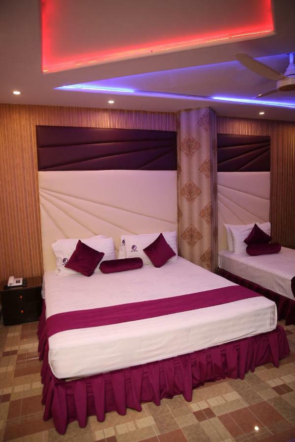 Premier Inn Gulberg ラホール エクステリア 写真